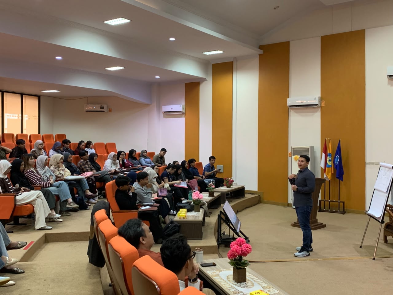 Read more about the article Kejar Target Kelulusan Tepat Waktu di Atas 50%, Ilmu Komunikasi FISIP Unila Gandeng AKIRA Gelar Pelatihan Motivasi Bersama Coach Hengki Yuliansyah